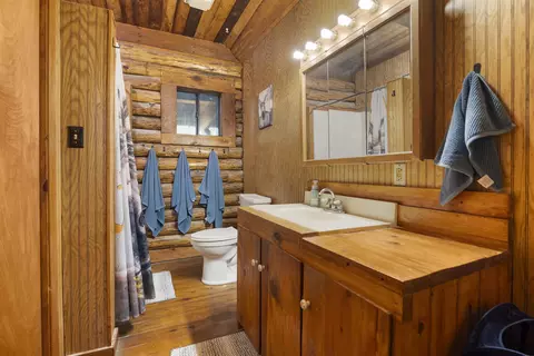 Bath - 709 Jones Rd, Timbo, AR 72680 photo 1 of 2
