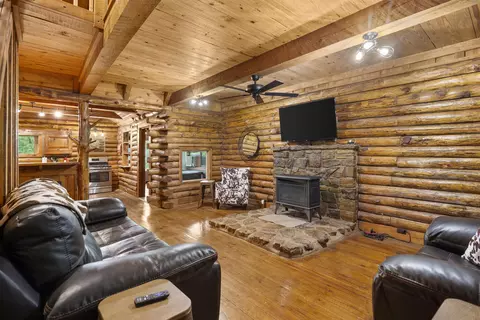 Living - 709 Jones Rd, Timbo, AR 72680 photo 1 of 3