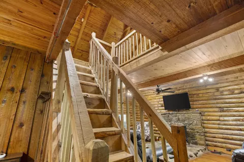 Entry Way - 709 Jones Rd, Timbo, AR 72680 photo 1 of 1