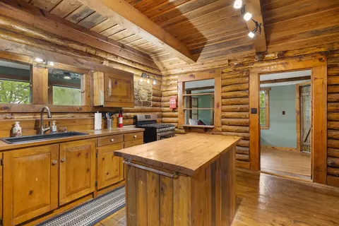 Kitchen - 709 Jones Rd, Timbo, AR 72680 photo 7 of 8