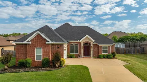 6139 Remington Dr, Bryant, AR 72022