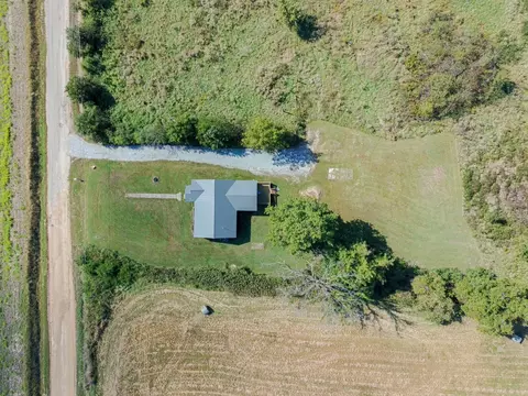587 E Matthews St, Brookland, AR 72417 photo 3