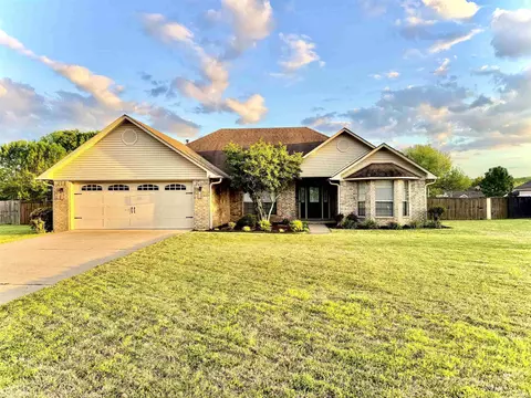12 Weaver Cir, Vilonia, AR 72173