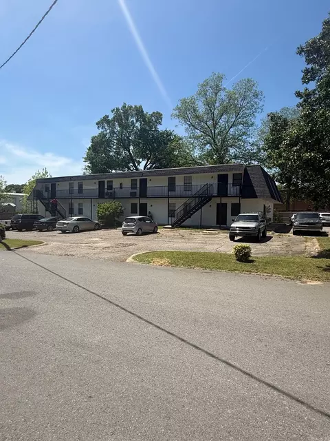 101 S Locust, Searcy, AR 72143