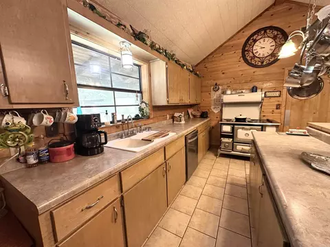 Kitchen - 2701 Highway 35, Monticello, AR 71655 photo 3 of 4
