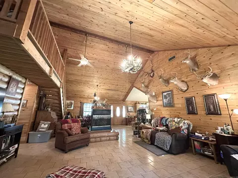 Living - 2701 Highway 35, Monticello, AR 71655 photo 3 of 3