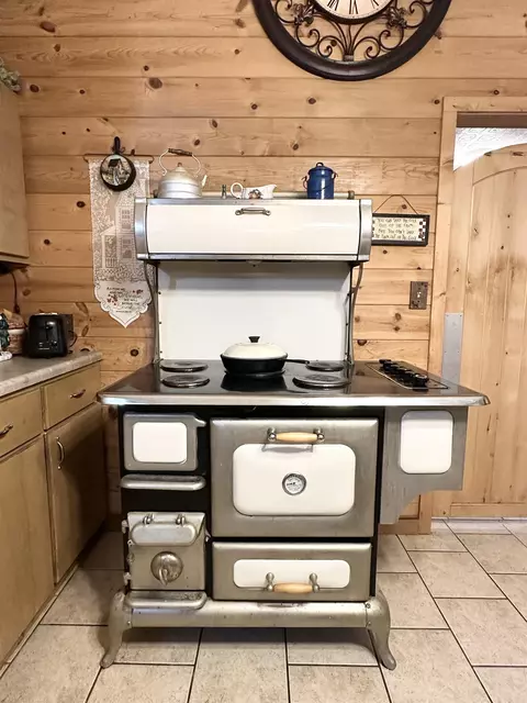 Kitchen - 2701 Highway 35, Monticello, AR 71655 photo 2 of 4