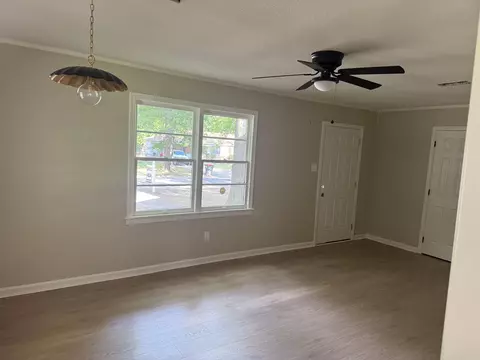Living - 2818 Edgewood, Pine Bluff, AR 71603 photo 1 of 2