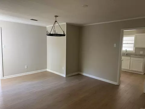 Living - 2818 Edgewood, Pine Bluff, AR 71603 photo 2 of 2