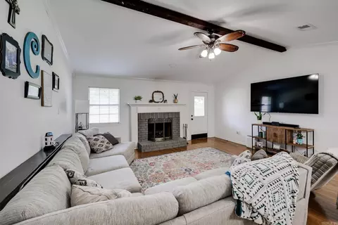 Living - 6 Sedgefield Dr, Conway, AR 72034 photo 1 of 1