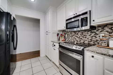 Kitchen - 6 Sedgefield Dr, Conway, AR 72034 photo 3 of 5