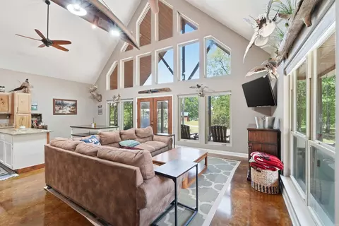 Living - 24 Laynes Hideaway, Higden, AR 72067 photo 3 of 4