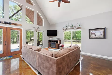 Living - 24 Laynes Hideaway, Higden, AR 72067 photo 2 of 4