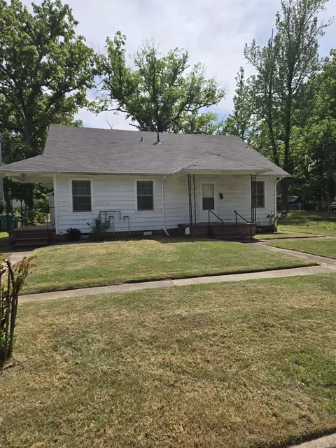 2008 W 30th St, Pine Bluff, AR 71603