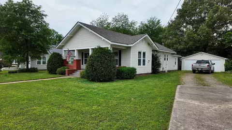 708 N 5th St, Paris, AR 72855