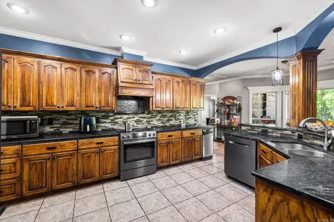 Kitchen - 102 Cordell Rd, Beebe, AR 72012 photo 1 of 2