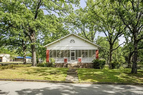 5222 Woodlawn Dr, Little Rock, AR 72205