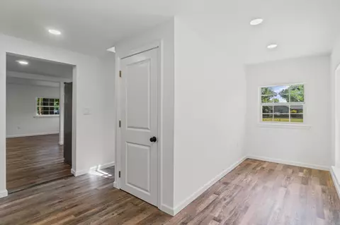 Entry Way - 201 N Holly, Beebe, AR 72012 photo 2 of 4