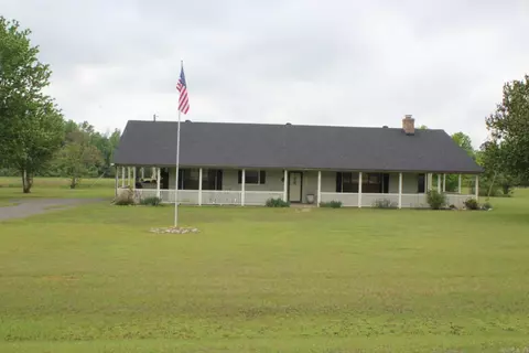 442 Blue Bayou Rd, Nashville, AR 71852