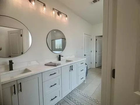 Bath - 4829 Coronell Way, Alexander, AR 72002 photo 3 of 5
