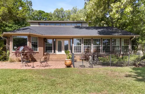 250 Ivy Dr, Lonoke, AR 72086