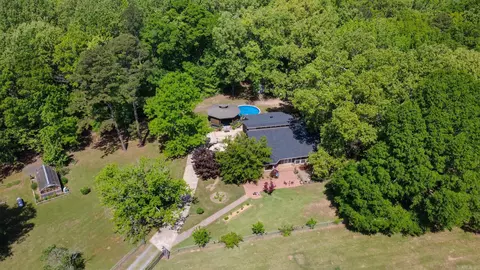 250 Ivy Dr, Lonoke, AR 72086