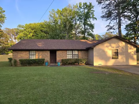 3609 Old Warren Rd, Pine Bluff, AR 71603