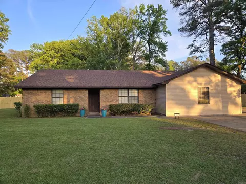 3609 Old Warren Rd, Pine Bluff, AR 71603