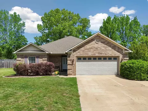 500 Meadow Lynn, Morrilton, AR 72110