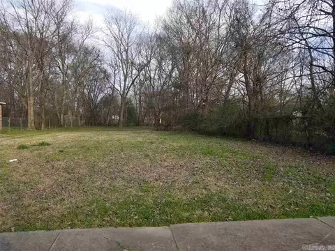 Louise Street, Jacksonville, AR 72076