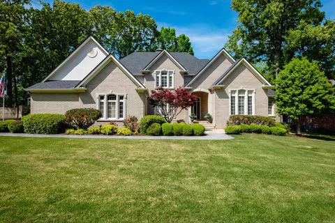 18 Hickory Creek Dr, Little Rock, AR 72212