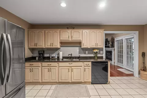 Kitchen - 3115 Windcrest, Conway, AR 72034 photo 4 of 4