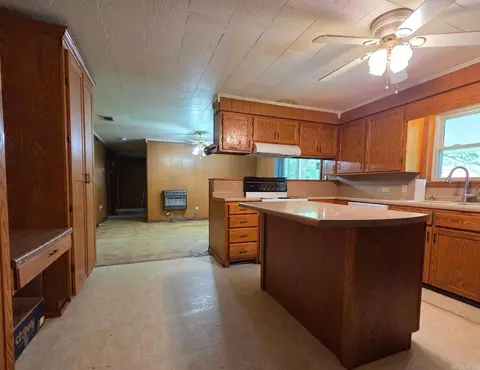 Kitchen - 293 Social Hill Loop, Malvern, AR 72104 photo 1 of 3