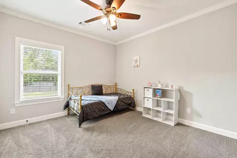 Bedroom - 2401 Aberdeen Dr, Bryant, AR 72019 photo 3 of 6