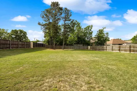Exterior - 2401 Aberdeen Dr, Bryant, AR 72019 photo 10 of 12