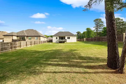 Exterior - 2401 Aberdeen Dr, Bryant, AR 72019 photo 7 of 12