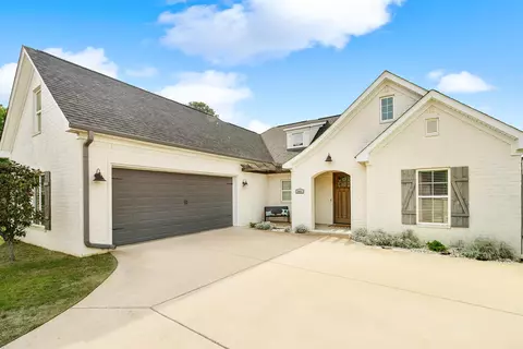 Exterior - 2401 Aberdeen Dr, Bryant, AR 72019 photo 2 of 12