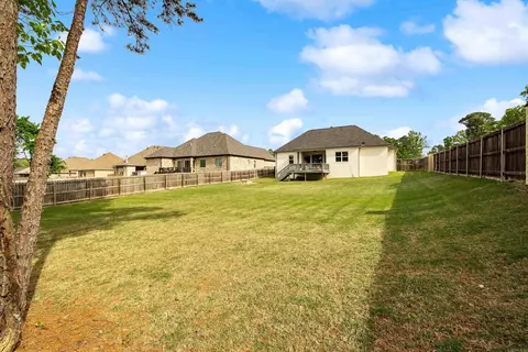 Exterior - 2401 Aberdeen Dr, Bryant, AR 72019 photo 8 of 12