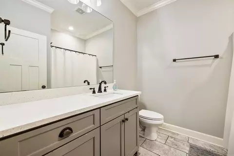Bath - 2401 Aberdeen Dr, Bryant, AR 72019 photo 3 of 3