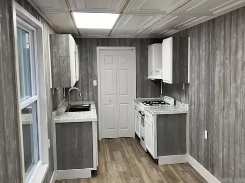 Kitchen - 7908 And 7912 Sorrells Rd, Pine Bluff, AR 71603 photo 4 of 15