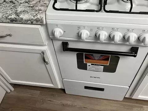 Kitchen - 7908 And 7912 Sorrells Rd, Pine Bluff, AR 71603 photo 6 of 15