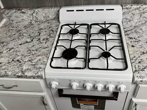 Kitchen - 7908 And 7912 Sorrells Rd, Pine Bluff, AR 71603 photo 5 of 15