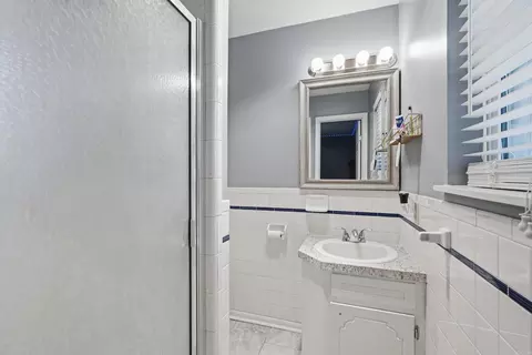 Bath - 1002 Eastern Ave, Cabot, AR 72023 photo 1 of 2
