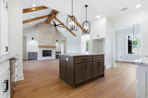 Kitchen - 901 Cimarron Cv, Benton, AR 72019 photo 1 of 6