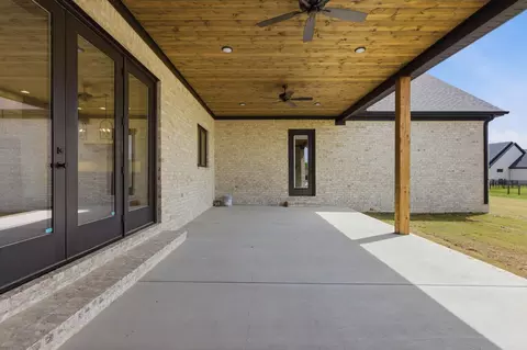 Exterior - 901 Cimarron Cv, Benton, AR 72019 photo 4 of 6