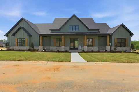 Exterior - 901 Cimarron Cv, Benton, AR 72019 photo 3 of 6