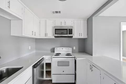 Kitchen - 604 Spruce St, Conway, AR 72032 photo 1 of 1