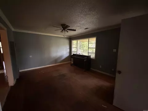 Living - 6311 Park Rd, Alexander, AR 72002 photo 2 of 5