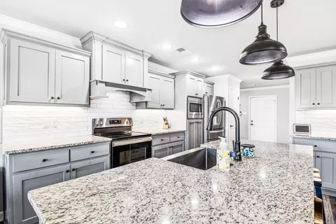 Kitchen - 16 Cimarron Cir, Cabot, AR 72023 photo 6 of 8