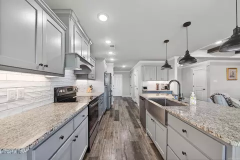 Kitchen - 16 Cimarron Cir, Cabot, AR 72023 photo 4 of 8